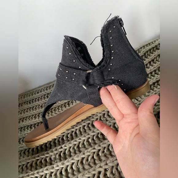 Very G Journey Sandal - Picture 7 of 10